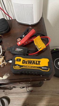 Dewalt jump starter USB power