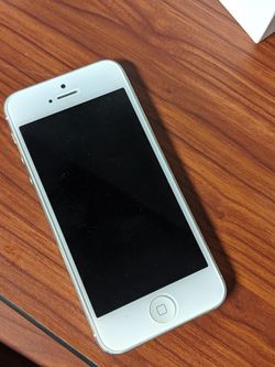 iPhone 5 unlocked $80