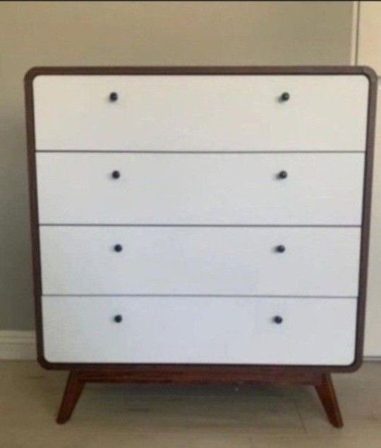 Mid Century Modern Style 4 Drawer Dresser (New In A Box)