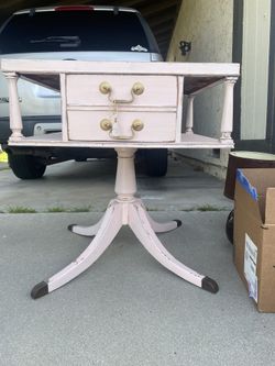 Adorable pink desk with drawer