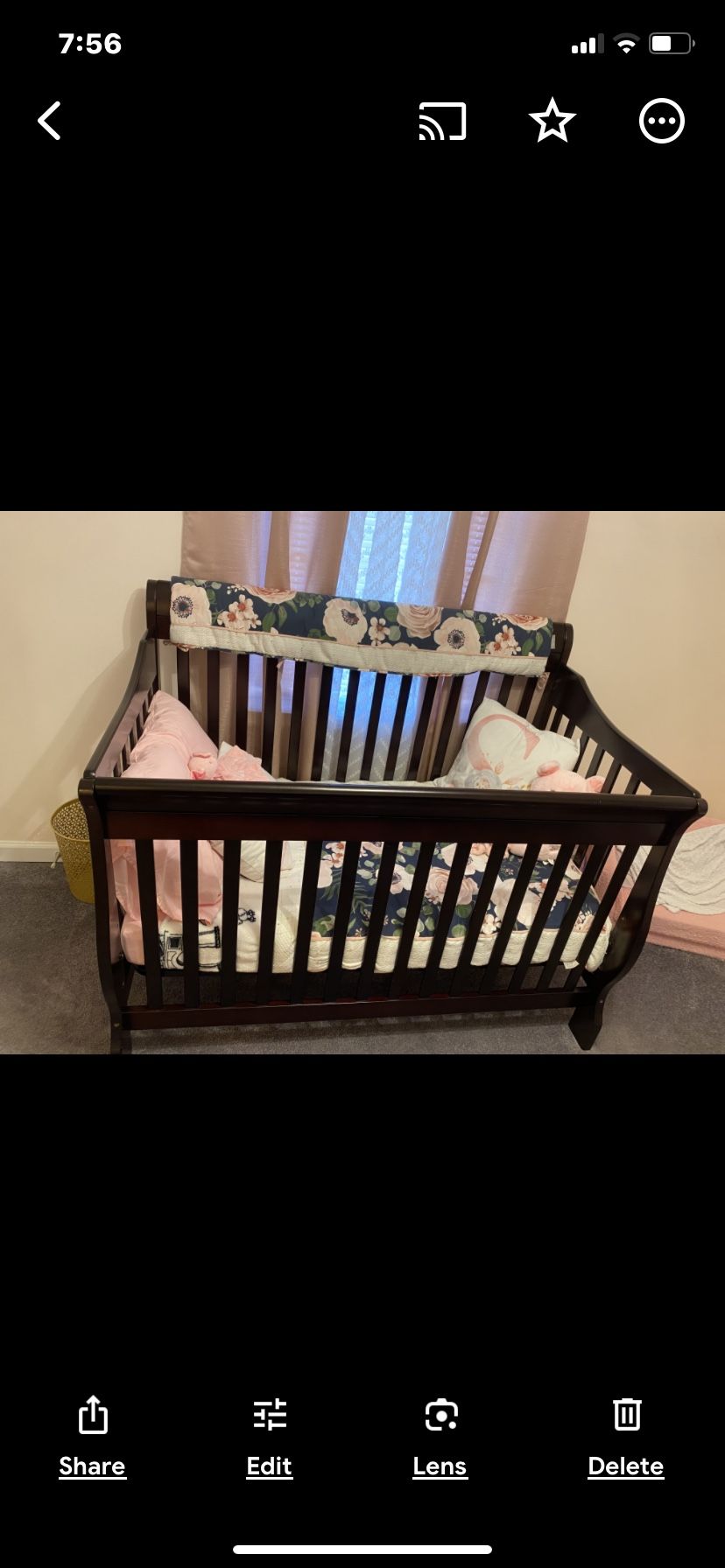 Delta Crib/ Toddler Bed 