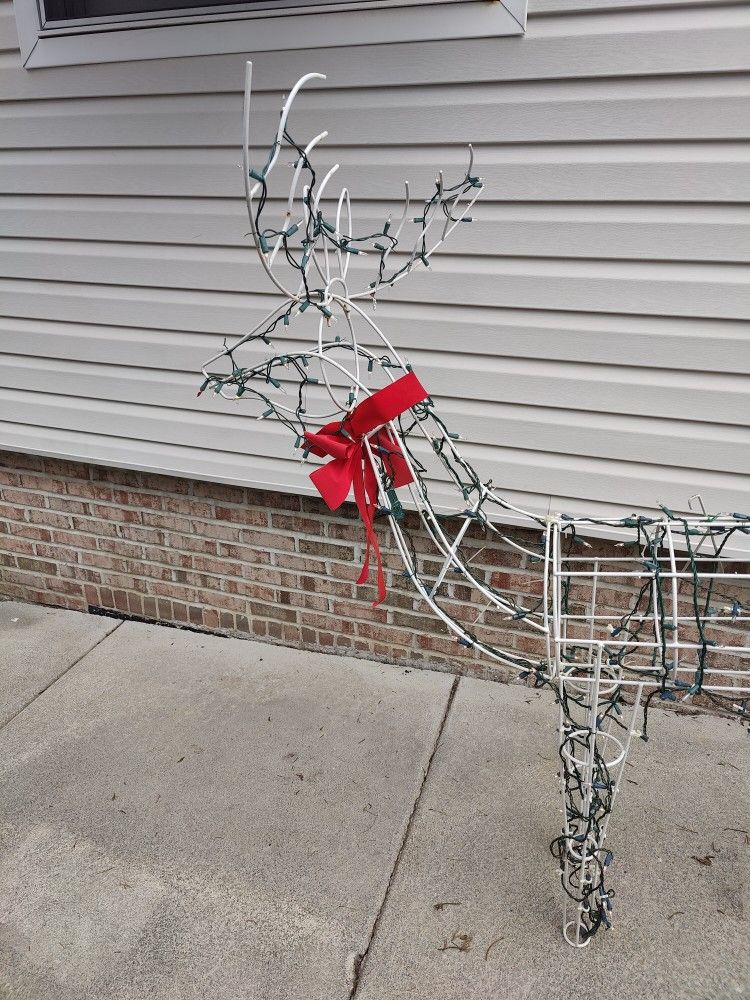 Large Outdoor Lighted Deer
