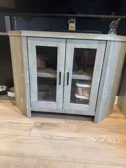 Corner tv stand