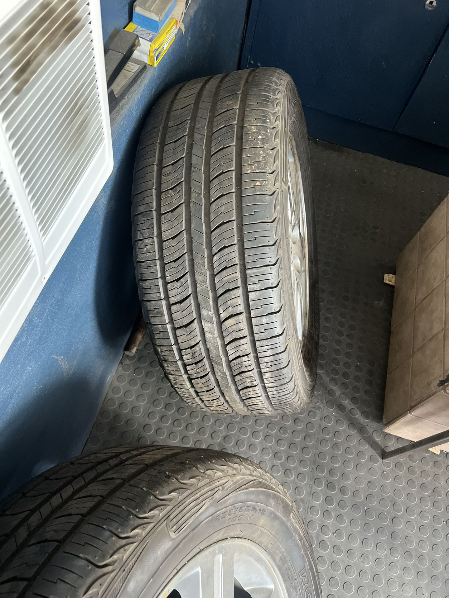 Chrysler Wheels And Tires 