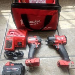 BRAND NEW MILWAUKEE IMPACT WRENCH COMBO 