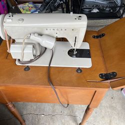 Singer Vintage Sewing Machine Model 237
