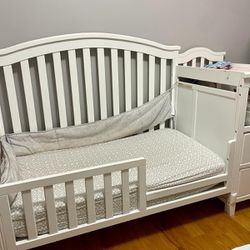 Baby’s Bed Crib 