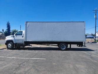 Box Truck  GMC 2006