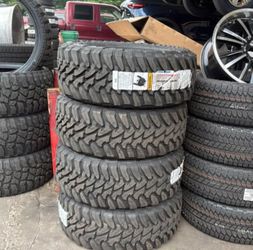 33 X 12.50 R17 Toyo open country M/T Brand New Set of 4