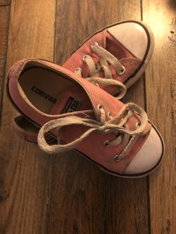 Little girls Converse size 10