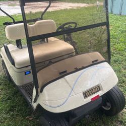 2013 EZ GO Golf Cart(New battery)