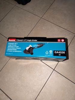 Makita 4 1/2” angle grinder