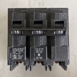 Siemens 15 Amp 3 Pole Bolt On Breaker