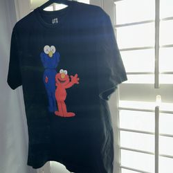 KAWS x Uniqlo BFF Sesame Street Collab Tee – Men’s Medium