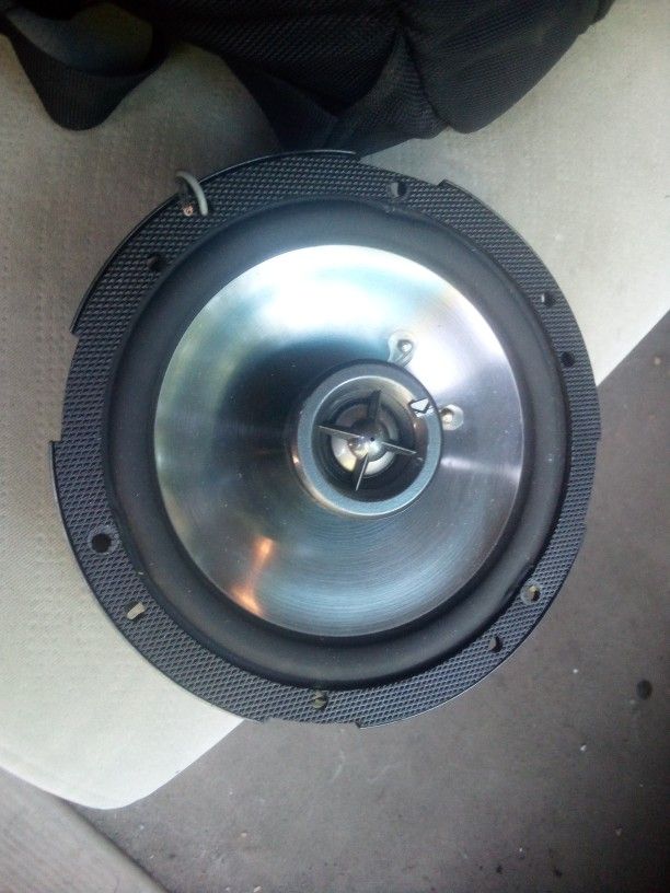 Kicker Ks600