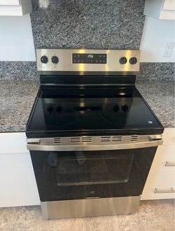 Brand New Electric Stove/Oven GE