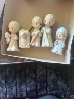 Precious Moments Nativity Figurines Set of 5