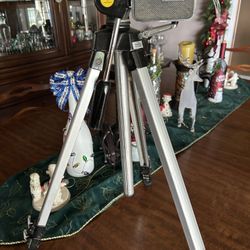 Camera tripod