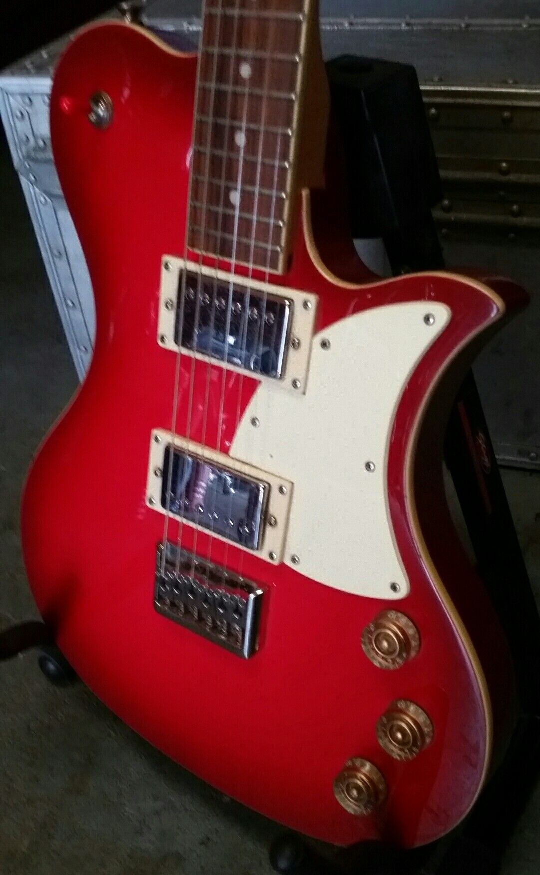 Cool Retro Electric Guitar - Plays Great! First Act ME501