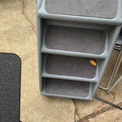 A Nice Four Steps For Your Pet, Very Strong, Needs A Little Cleaning (NO SHIPPING)