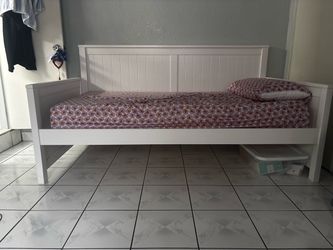 White Wood Twin Daybed Frame