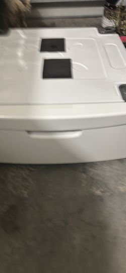 Dryer pedestal
