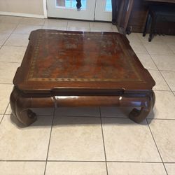 Chinoiserie-style lacquered coffee table