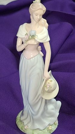 Avon 2002 Moments and Memories "A Spring Stroll" Porcelain figurine G12M042