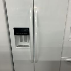 Whirlpool White Side By Side Refrigerator 