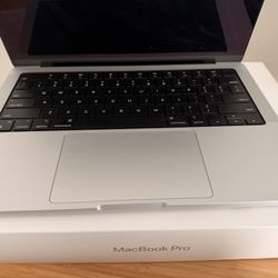 MacBook Pro 14 Like New
