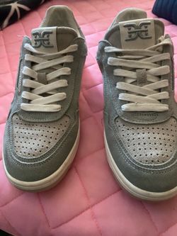 7.5 Size tennis shoes