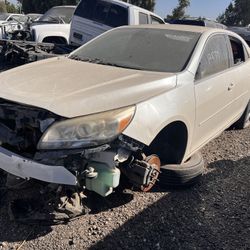 Partes Fpara Chevy Malibú Y Más De 200 Carros