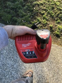 Milwaukee charger with one battery !!