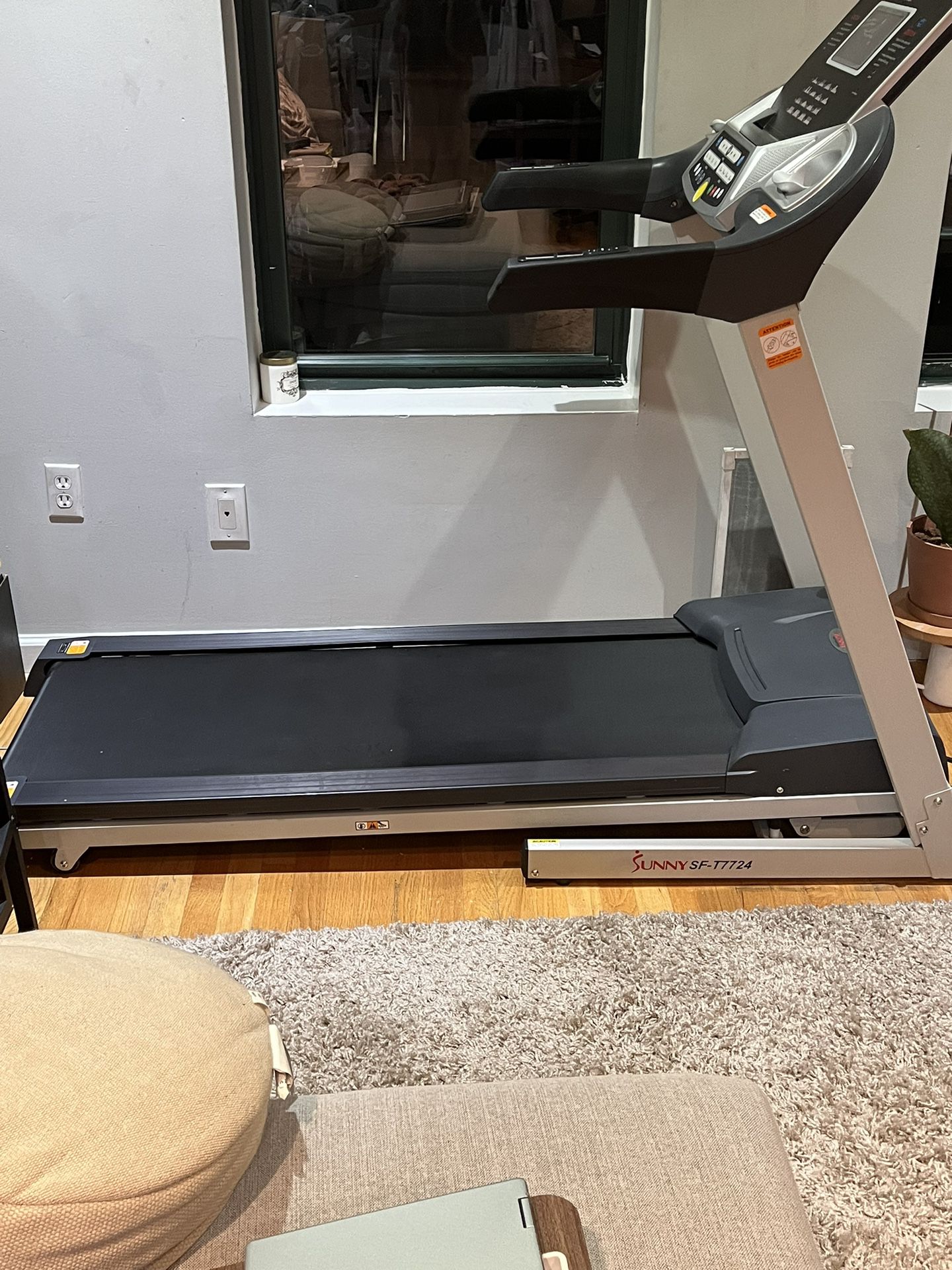 Sunny Health And Fitness Electric Treadmill With Easy Foldable Design And Auto Adjustable Incline (Like New) 