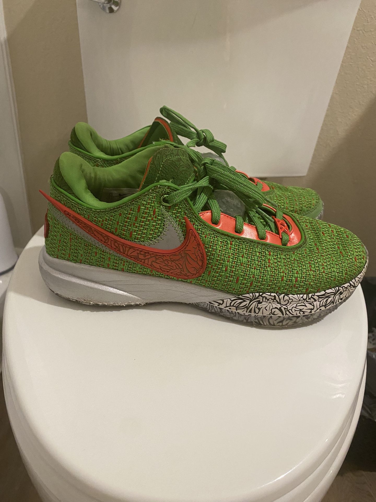 Nike LeBron 20 Stocking Stuffers Basketball Shoes