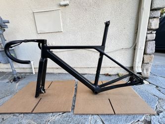 Canyon Ultimate CFR Di2 Frame. Top of the line model