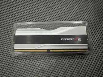 G.Skill Trident Z5 RGB 16GB 7800MT/s DDR5 CL36