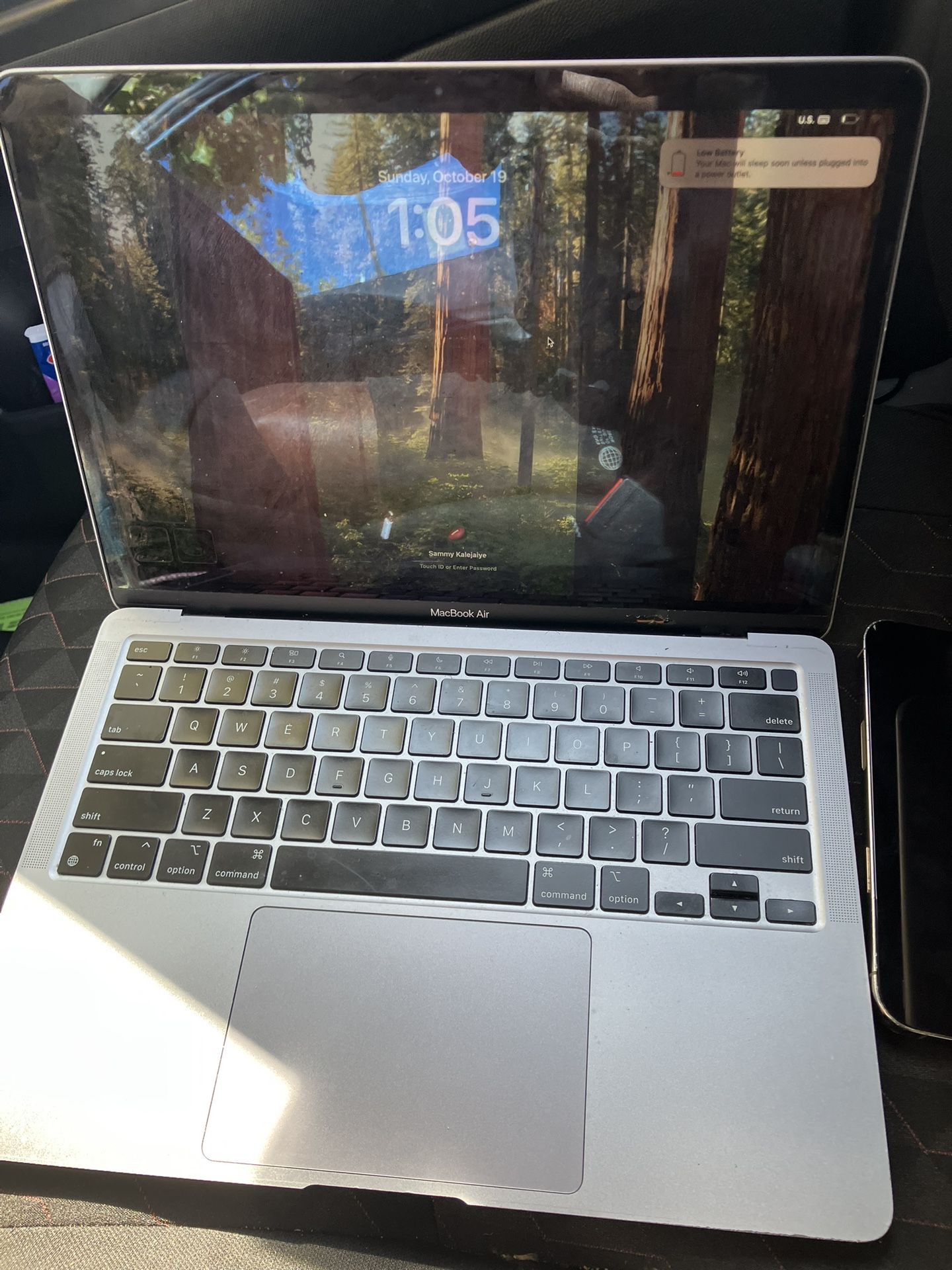 MacBook Air (M1, 2020) — 8GB RAM, 13.3” Retina Display.