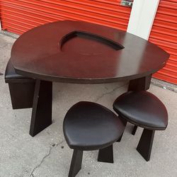 Banquette Dining Table for 6