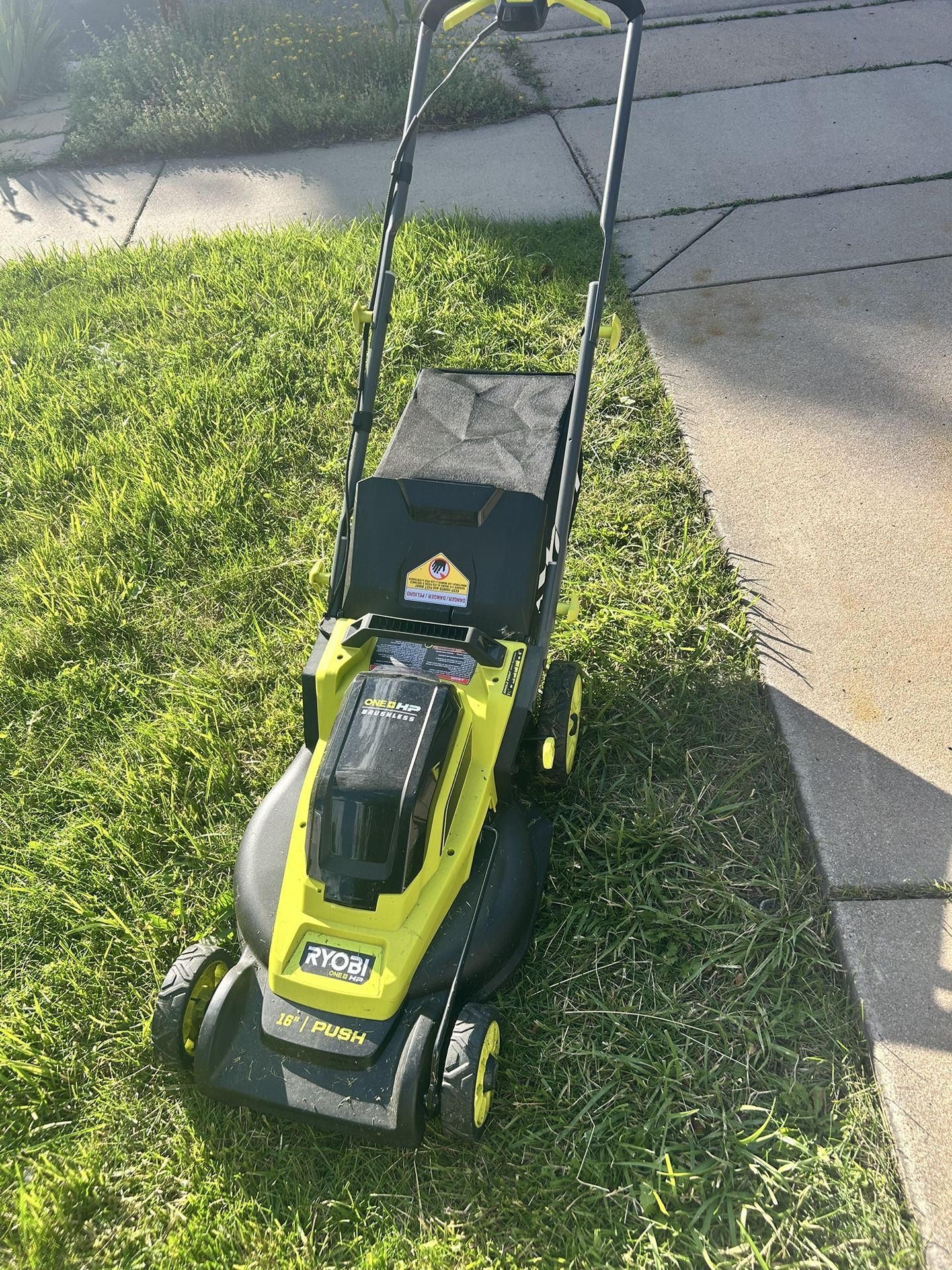 RYOBI Push Lawn Mower w/ 2 batteries and charger