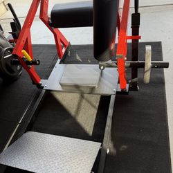 Hip Thrust Machine 