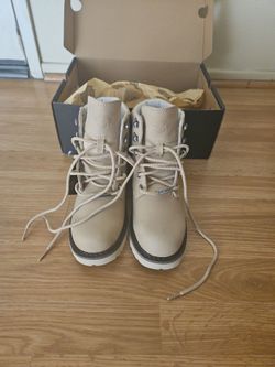 Size 6 Brand new womans Harley Davidson boots