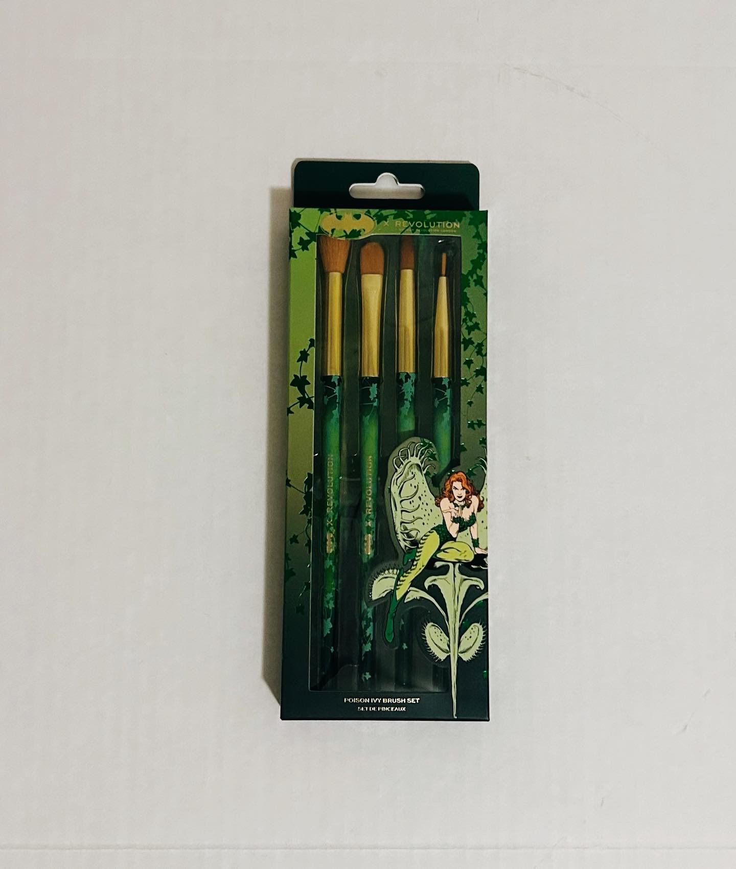 Revolution × DC Poison Ivy Brush Set