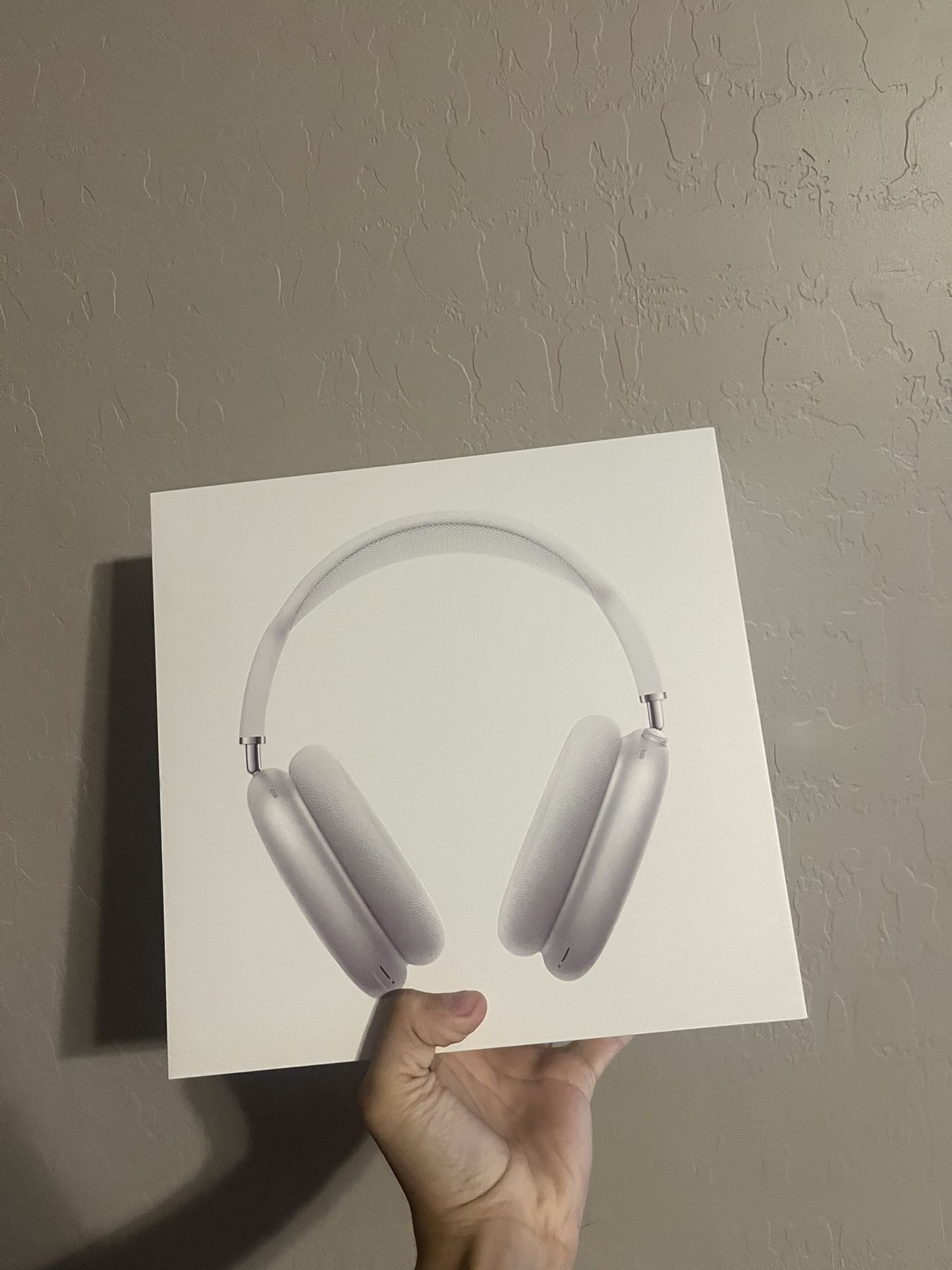 white airpod maxes