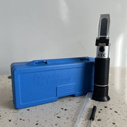 Refractometer with Case and Accessories - Spring Cleaning ✈️