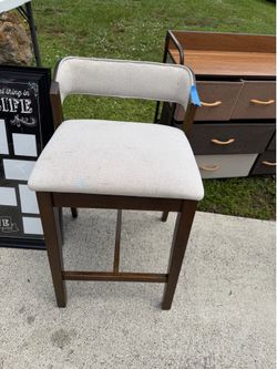 Short bar stool chair