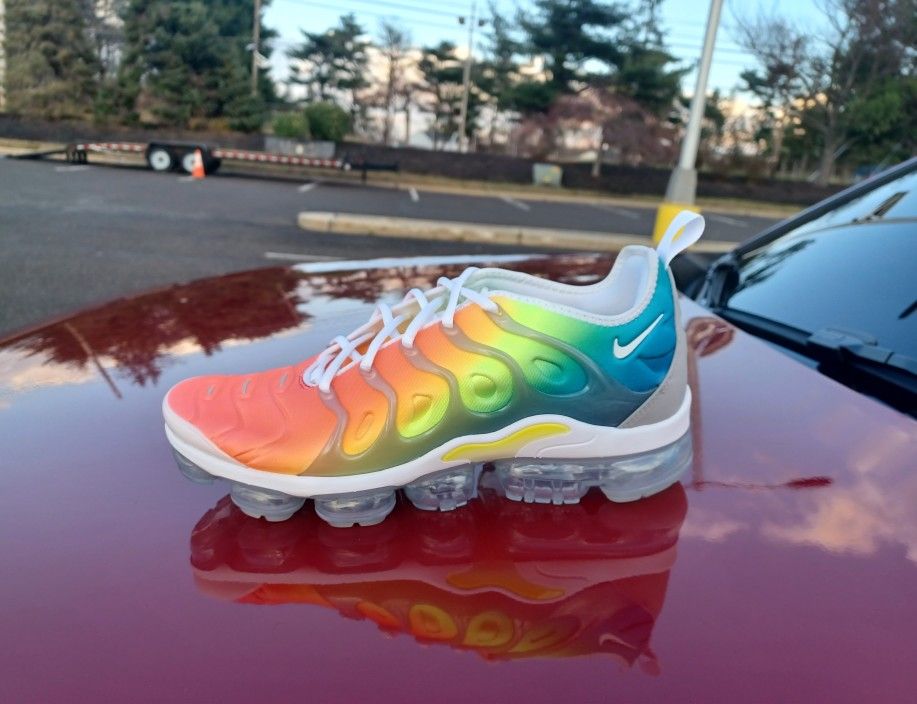 Brand New And Original Men's Nike Air Vapormax Plus Sneakers Sizes 11