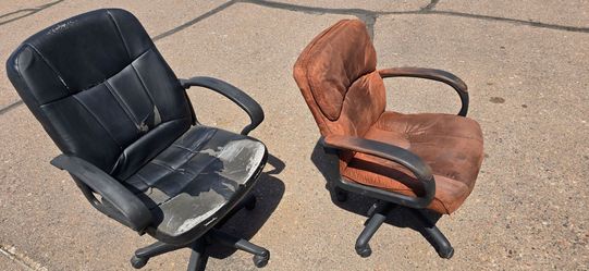 Set of office chairs
