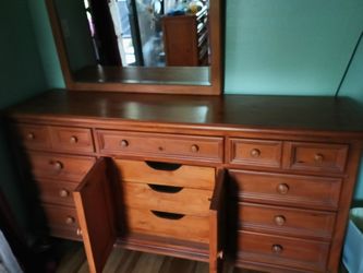 Dresser's