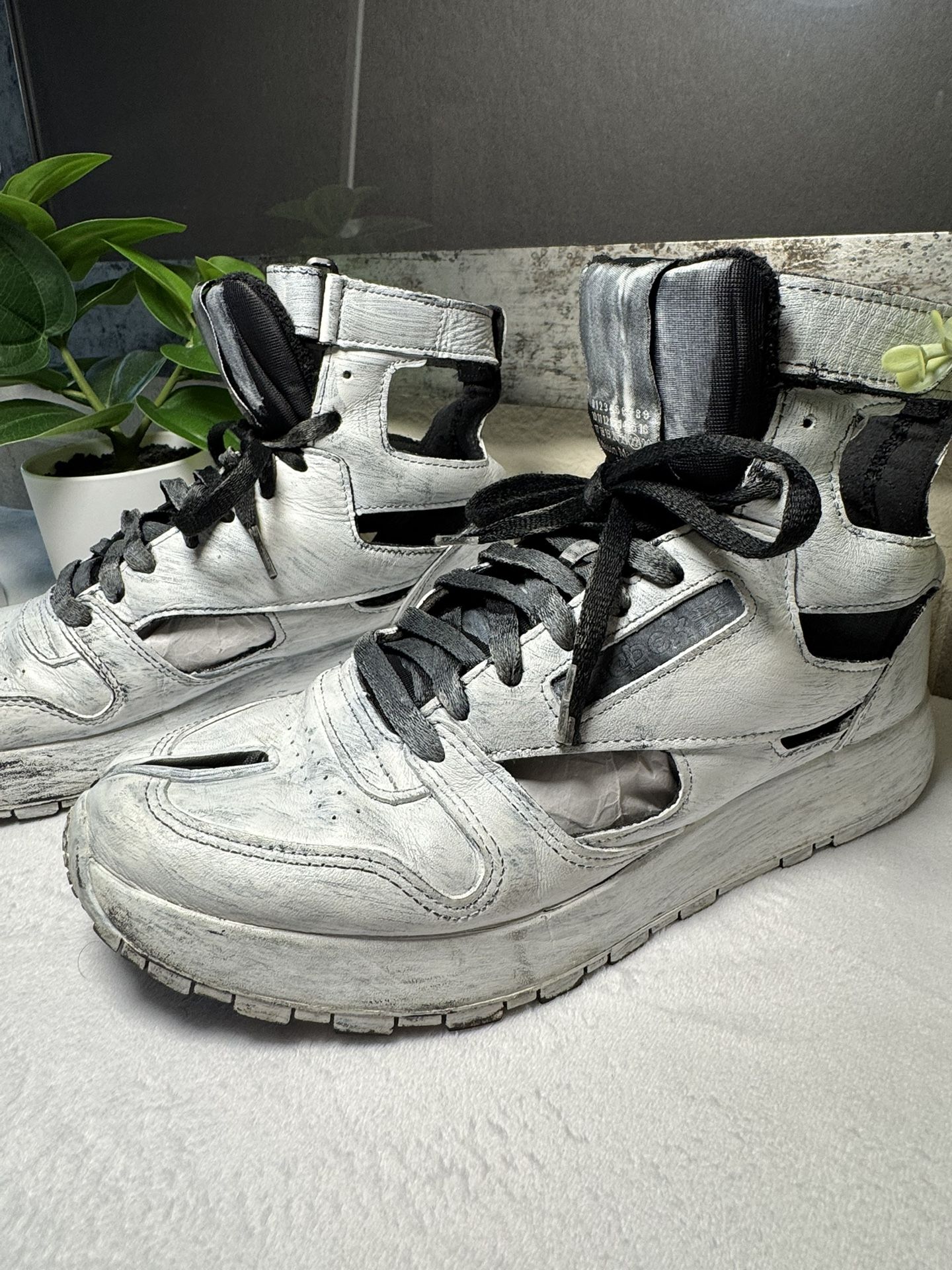 Maison Margiela x Reebok Classic Leather Tabi High — White/Black